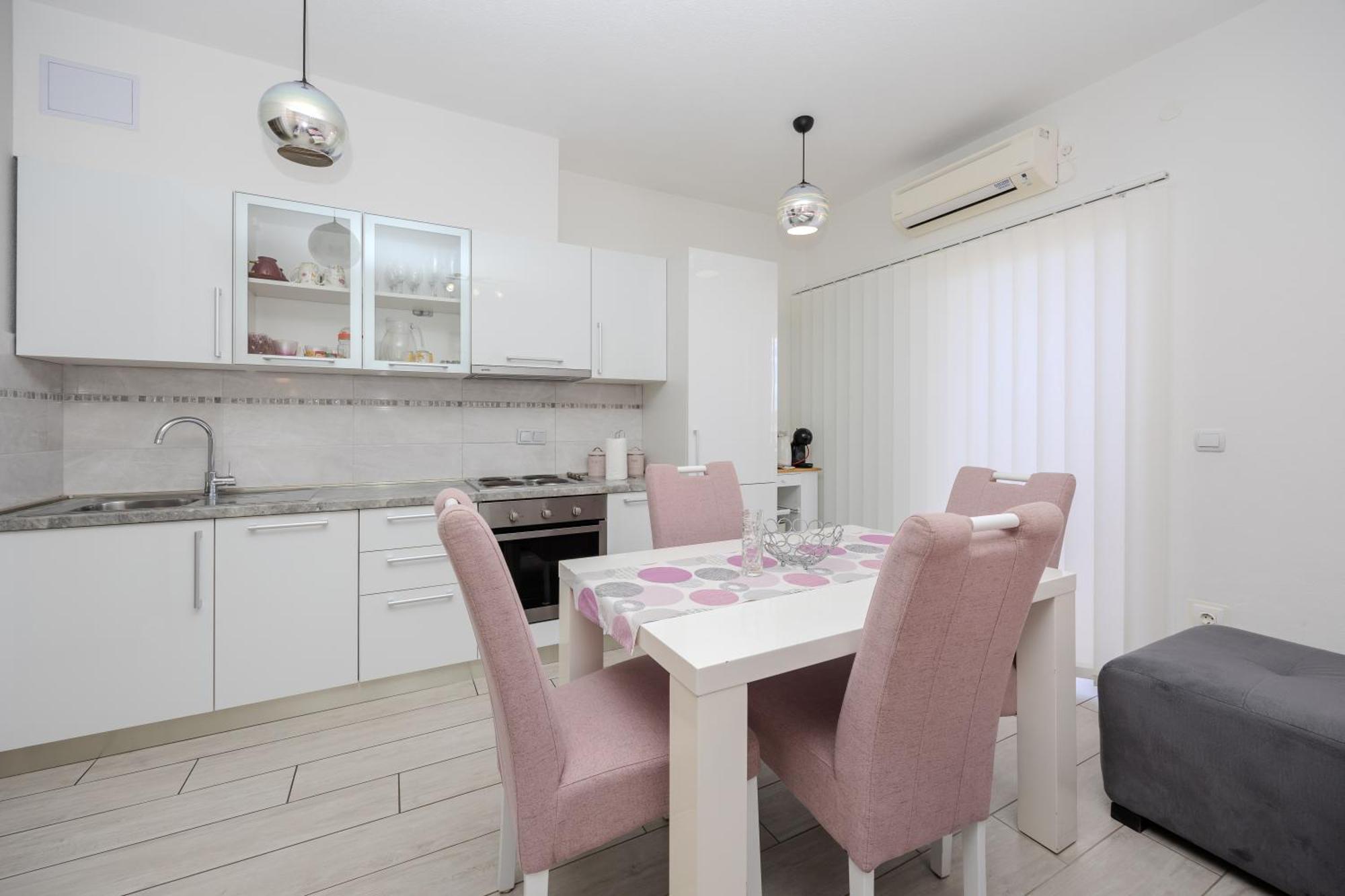 Apartman Markulin โตรกีร์ ภายนอก รูปภาพ