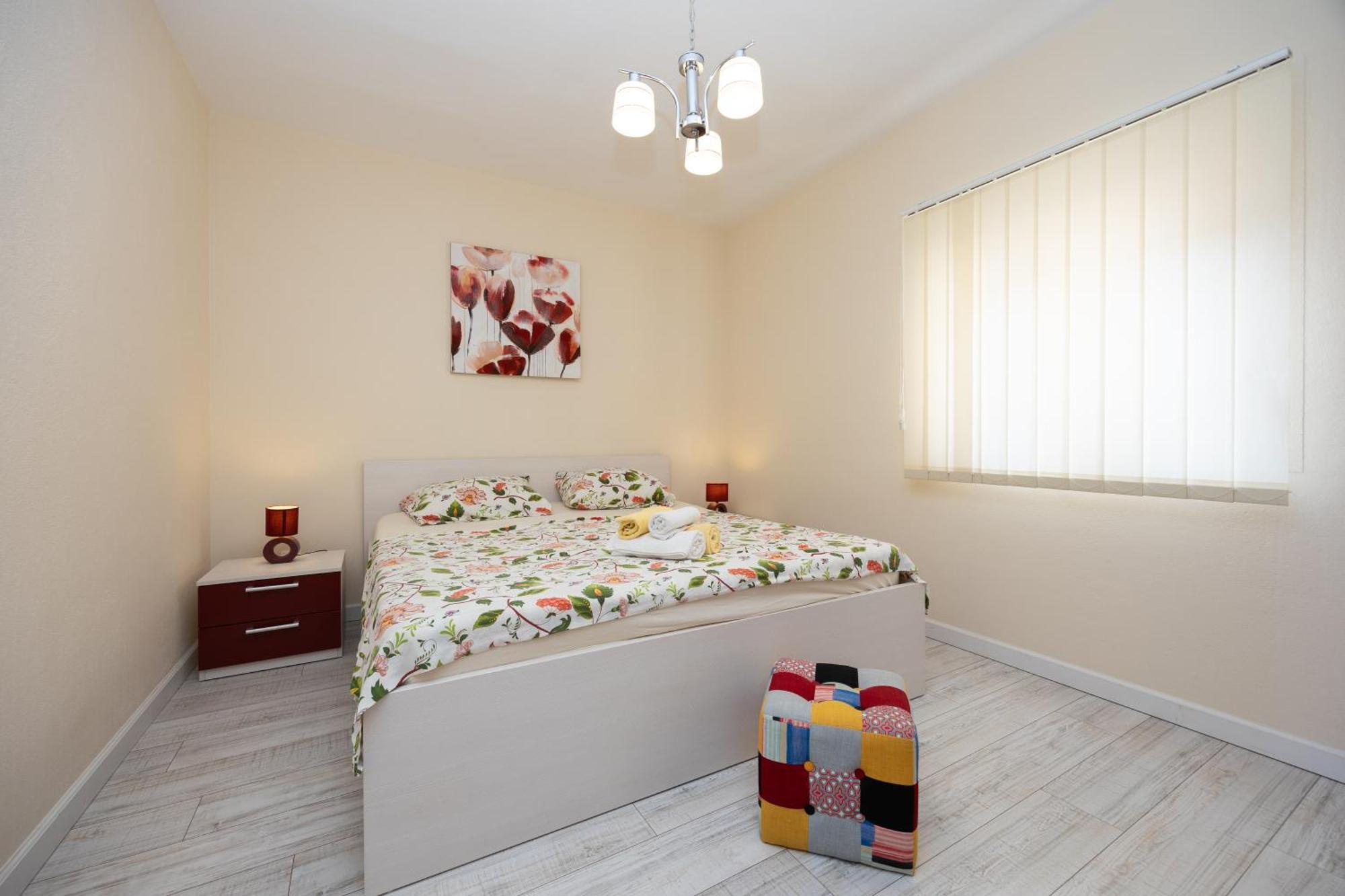 Apartman Markulin โตรกีร์ ภายนอก รูปภาพ