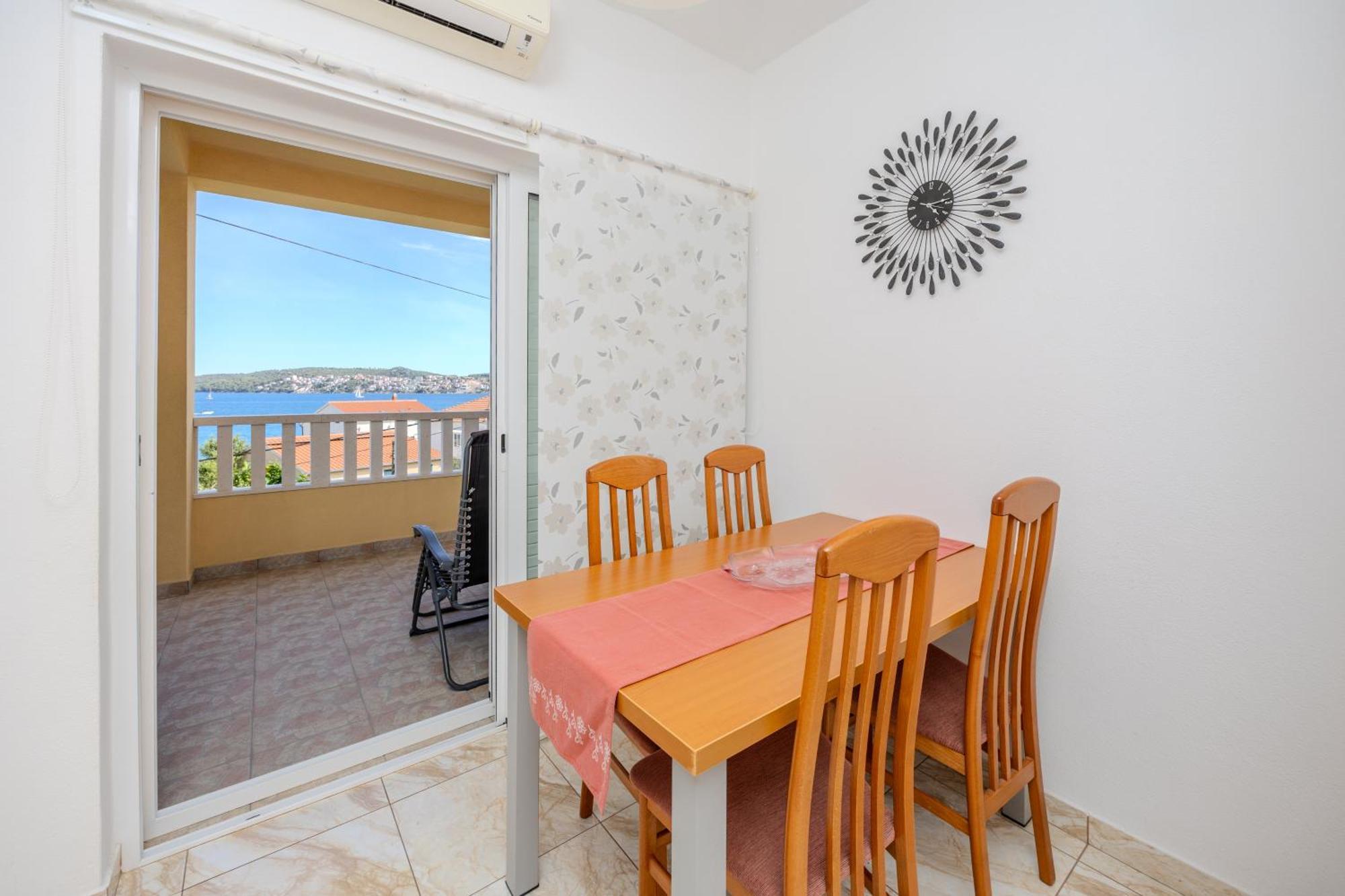 Apartman Markulin โตรกีร์ ภายนอก รูปภาพ