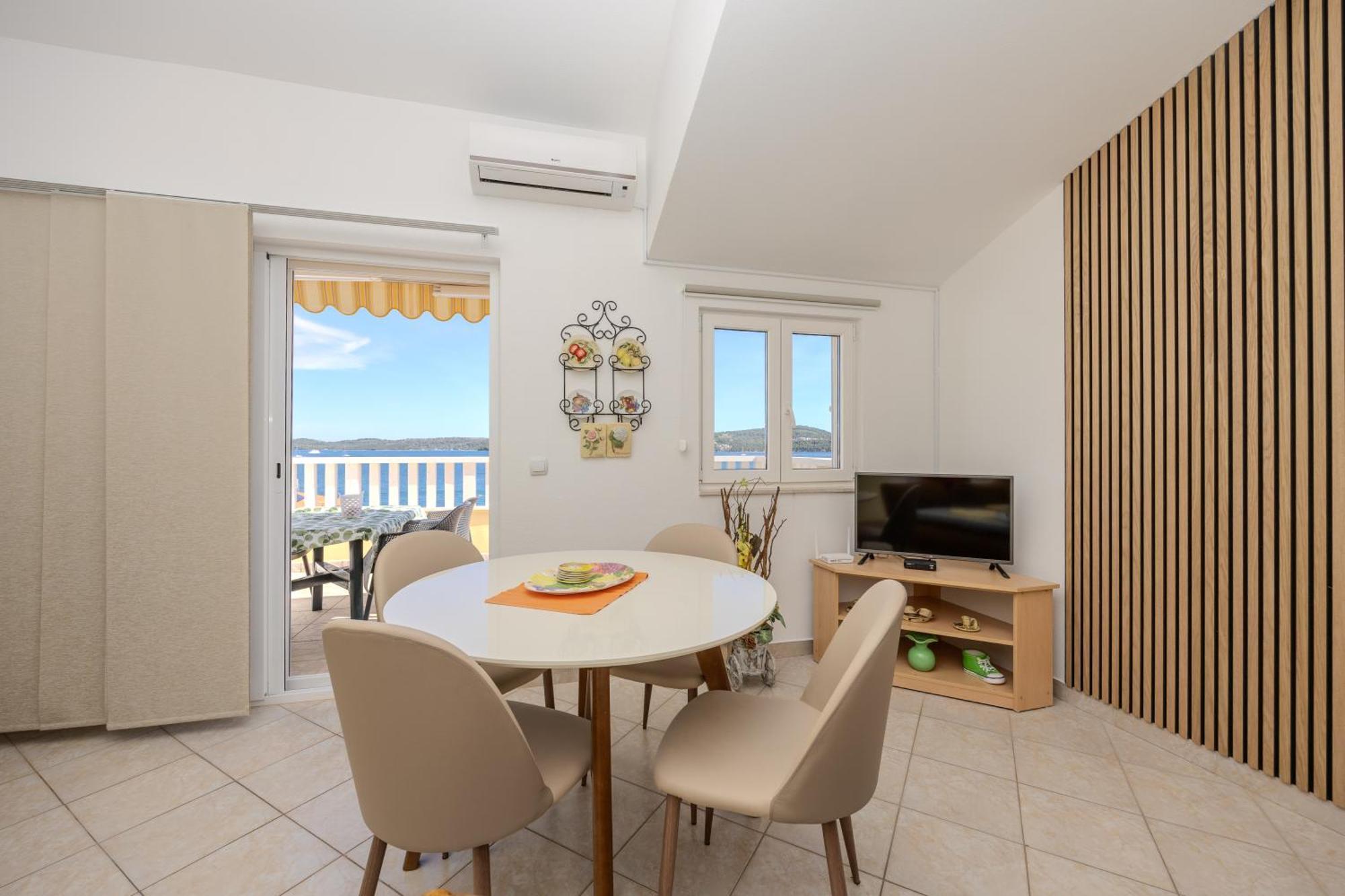 Apartman Markulin โตรกีร์ ภายนอก รูปภาพ