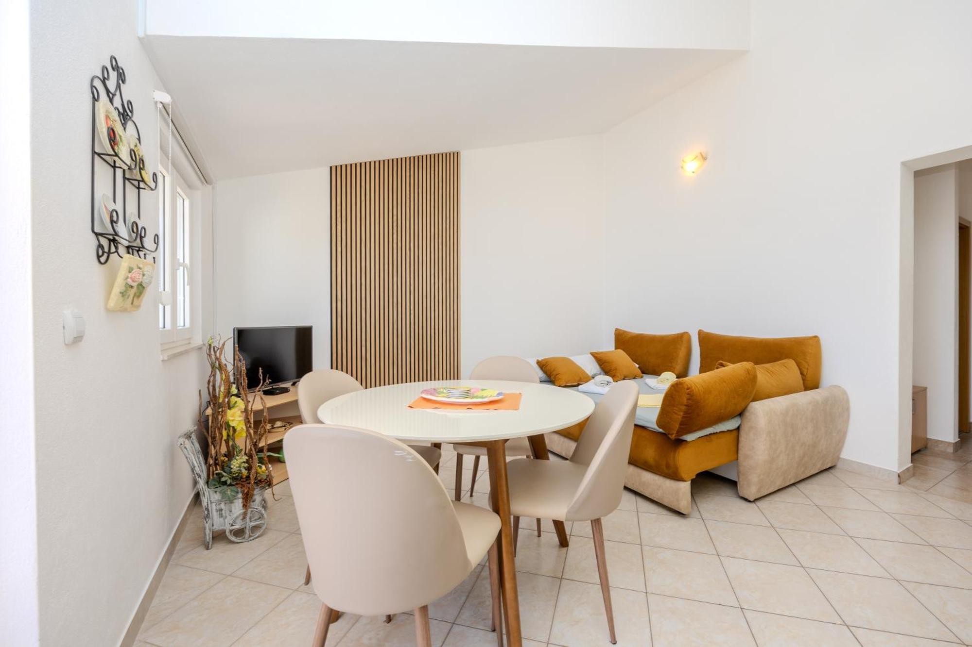 Apartman Markulin โตรกีร์ ภายนอก รูปภาพ