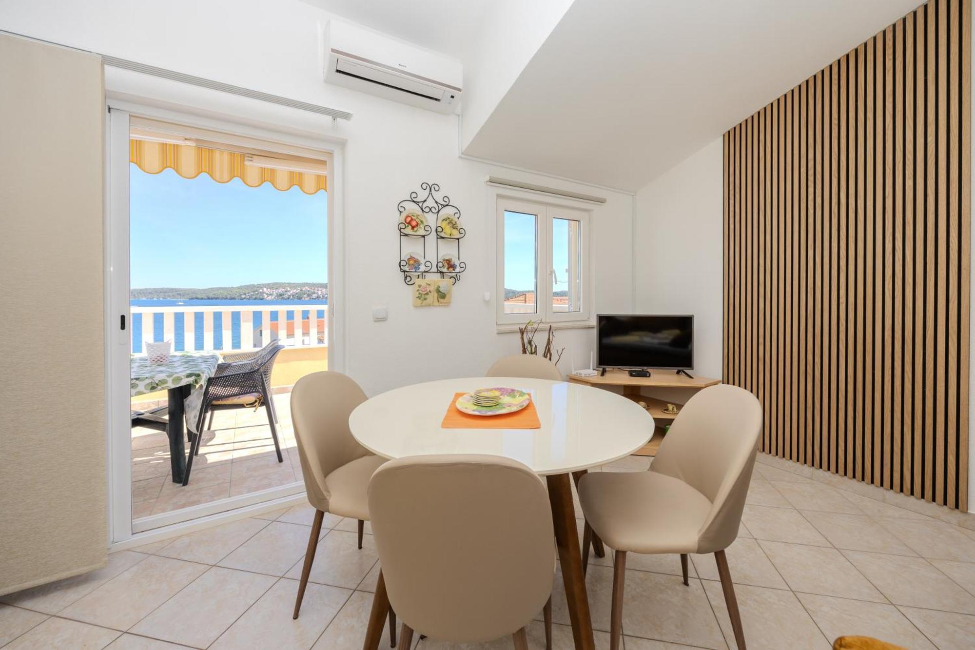 Apartman Markulin โตรกีร์ ภายนอก รูปภาพ