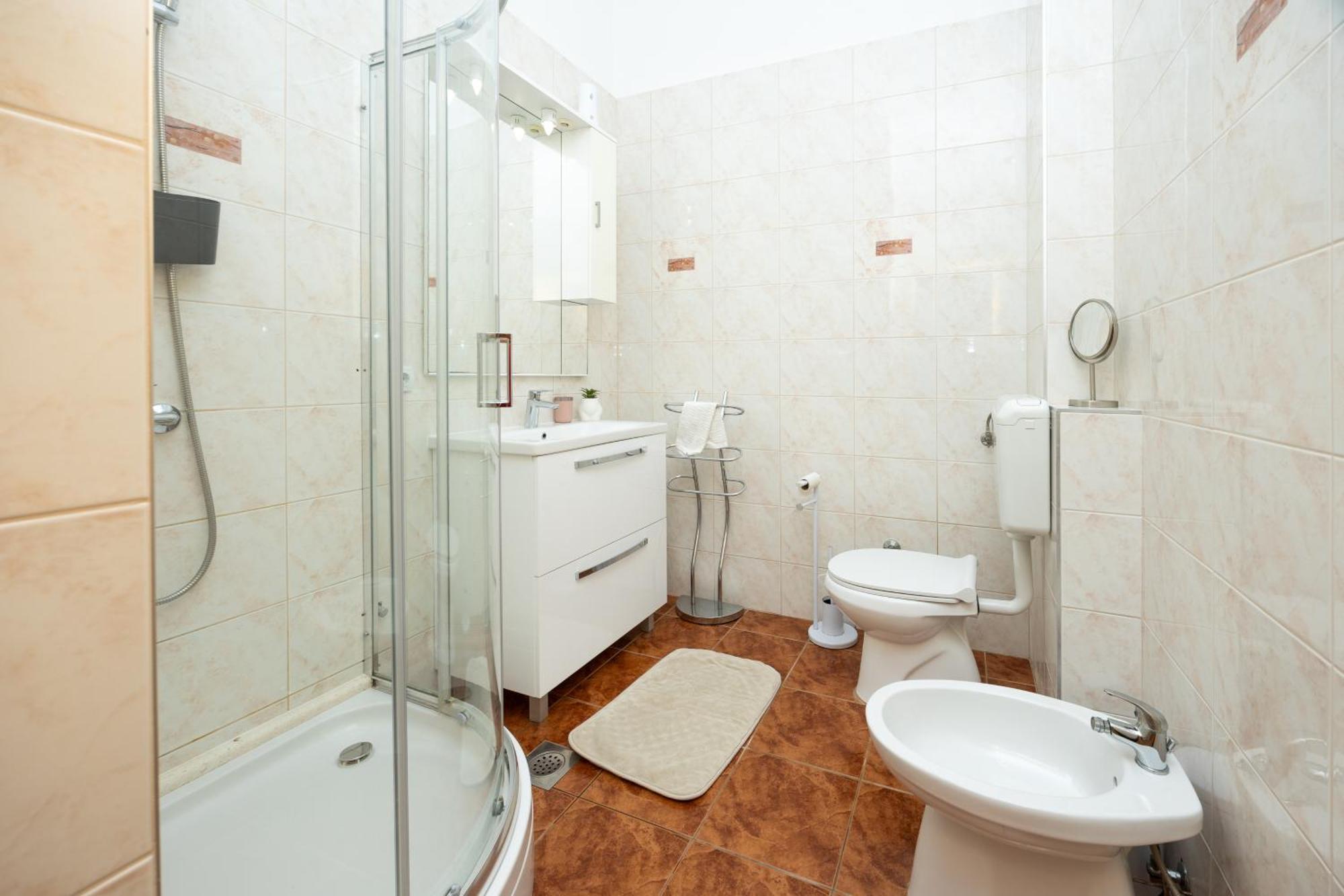 Apartman Markulin โตรกีร์ ภายนอก รูปภาพ