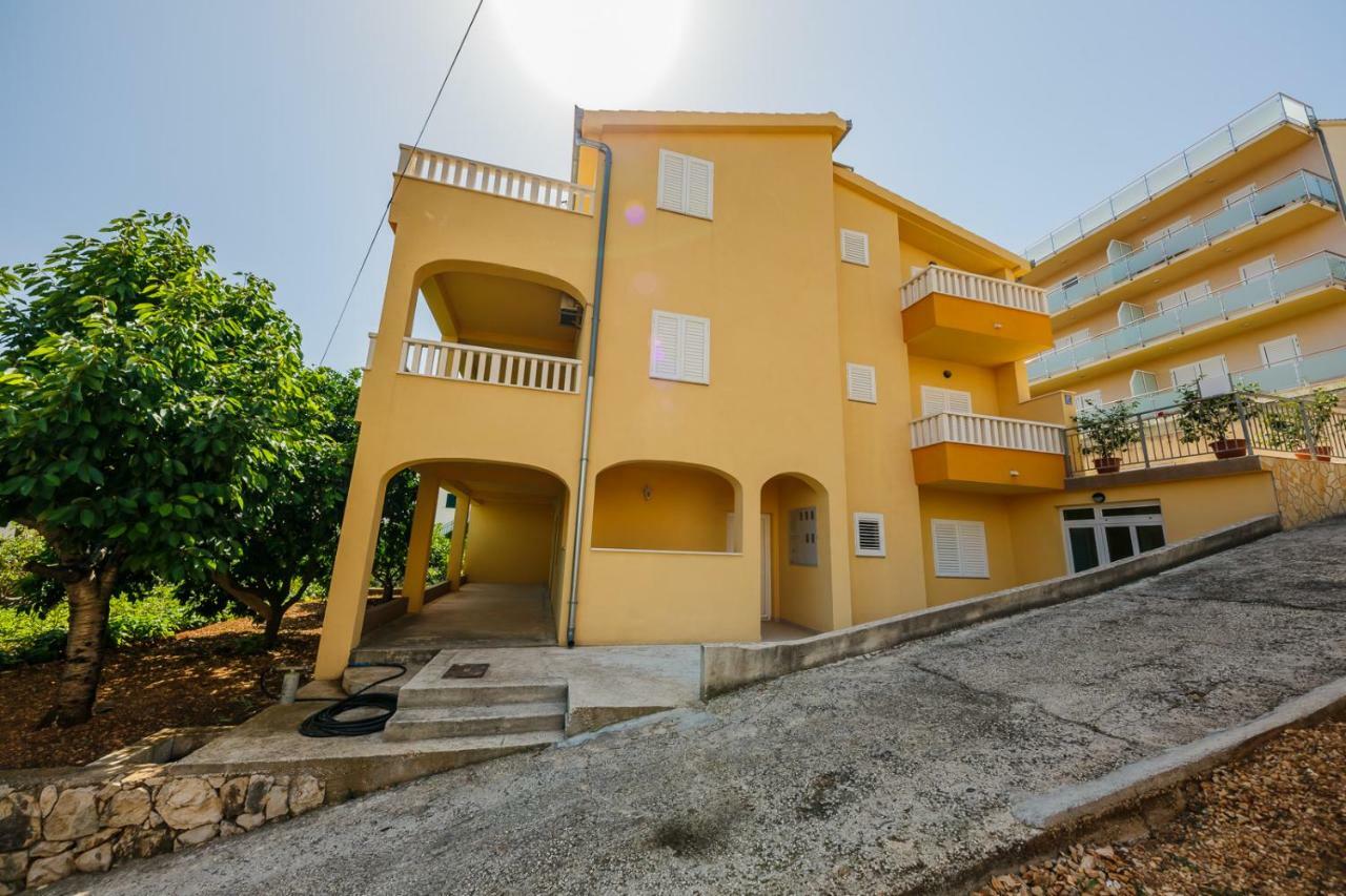 Apartman Markulin โตรกีร์ ภายนอก รูปภาพ